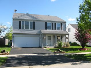 366 E Quaker Hollow Ln, Round Lake Beach, IL 60073