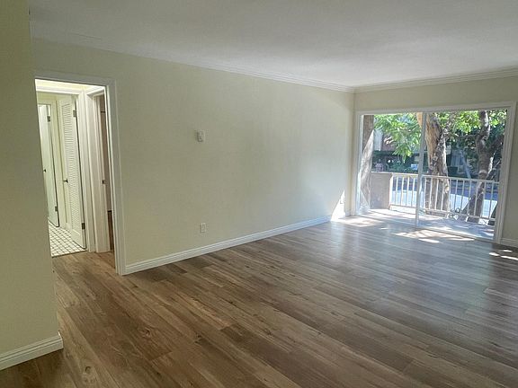 2nd image of 1930 Glendon Ave APT 101