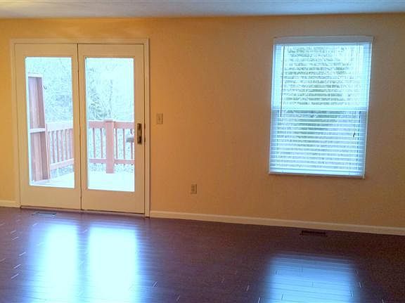 5th image of 3012 Stratford Ct