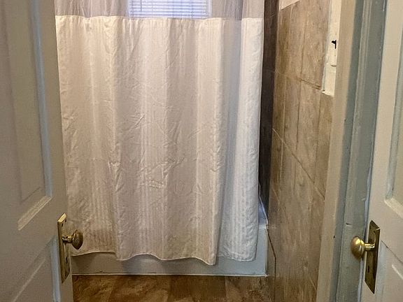 4th image of 1249-1251 N 34th St #1249