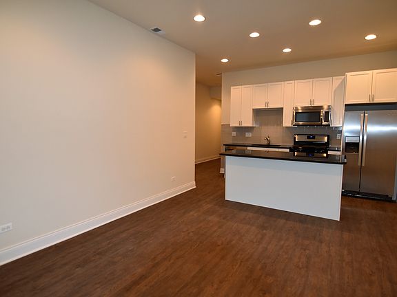 2nd image of 4741 N Beacon St #2S