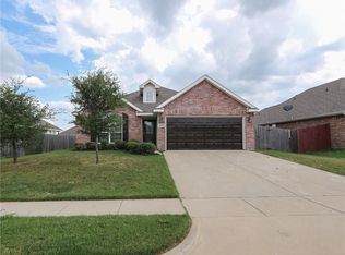 1229 Saltgrass Dr, Crowley, TX 76036