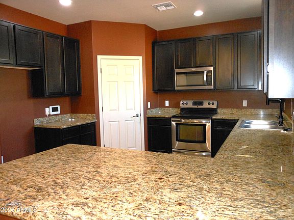 3rd image of 1066 MARCHBANKS Drive