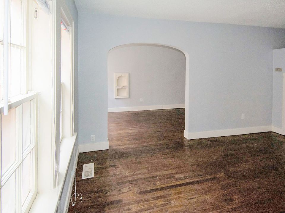 2nd image of 437 NW 26th St APT D