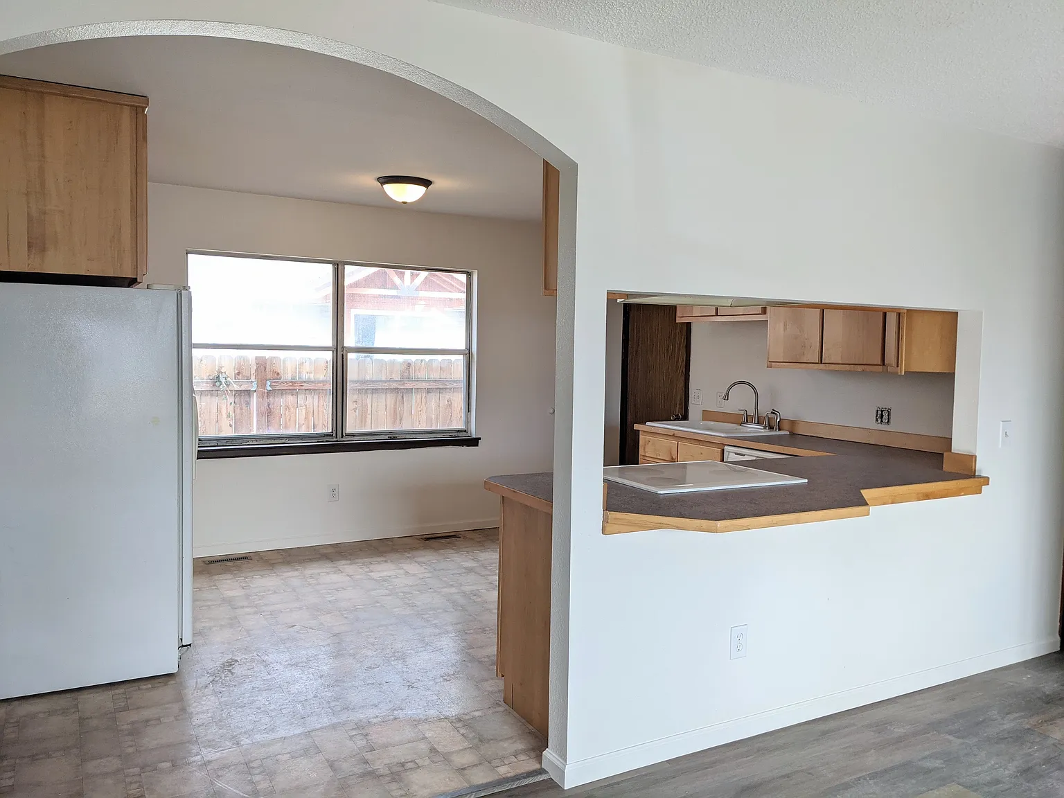 3 bed, 980 sqft, $1,650 — Photo 2