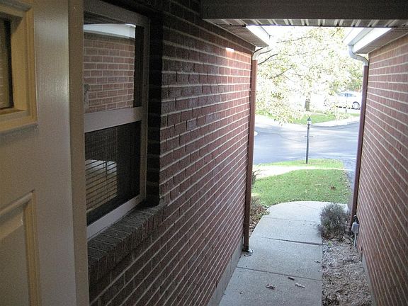 4th image of 1219 Parkside Ct