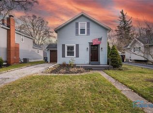 208 W 7th St, Perrysburg, OH