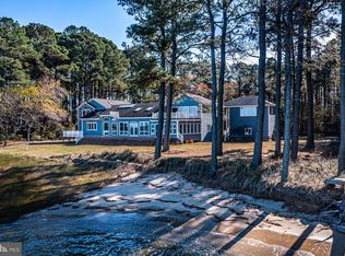 179 Burkes Ln, White Stone, VA 22578