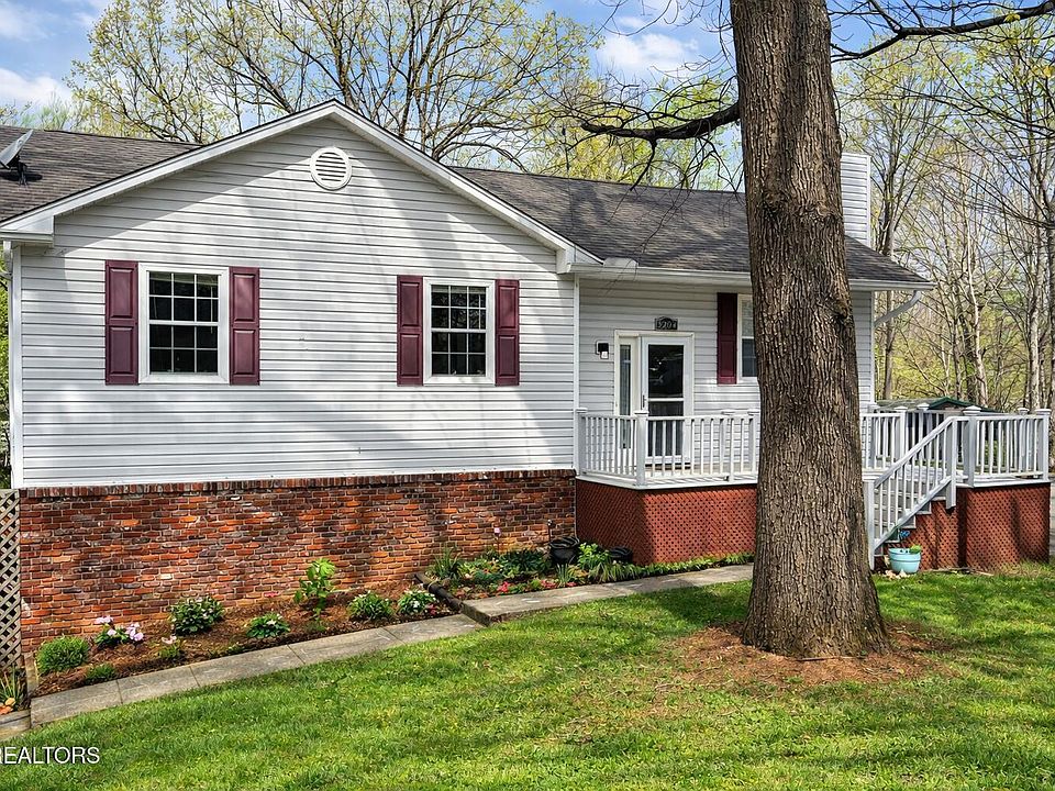 1st image of 2204 Bishops Bridge Rd