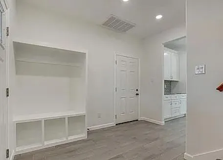 1583 Bonnyview Dr — Photo 6