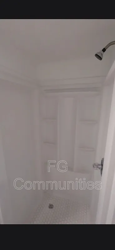 1 bed, 1.0 bath, $795 — Photo 4
