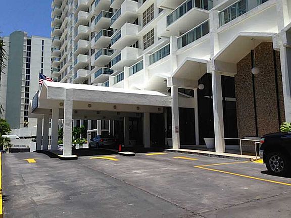4th image of 5601 Collins Ave APT 1512A