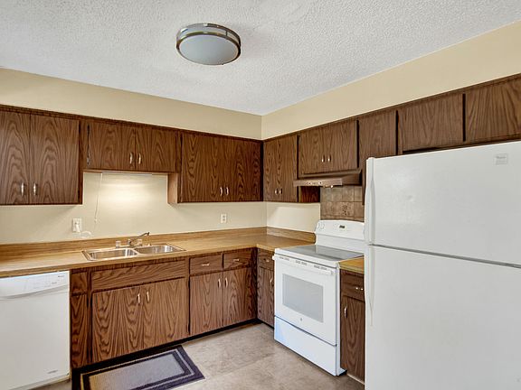 3rd image of 1780 Cypress Lake Dr