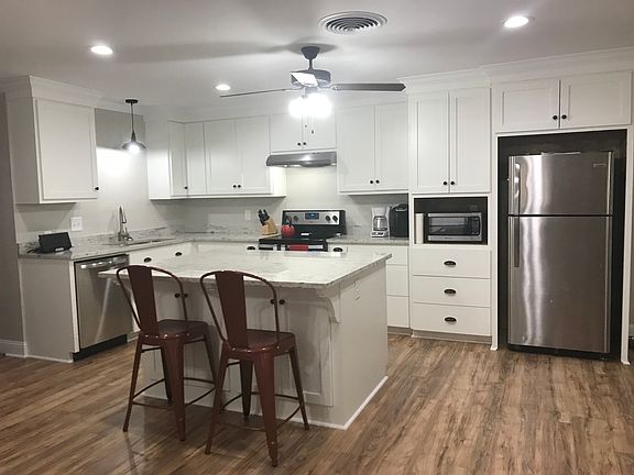 3rd image of 315 Louisiana Ave