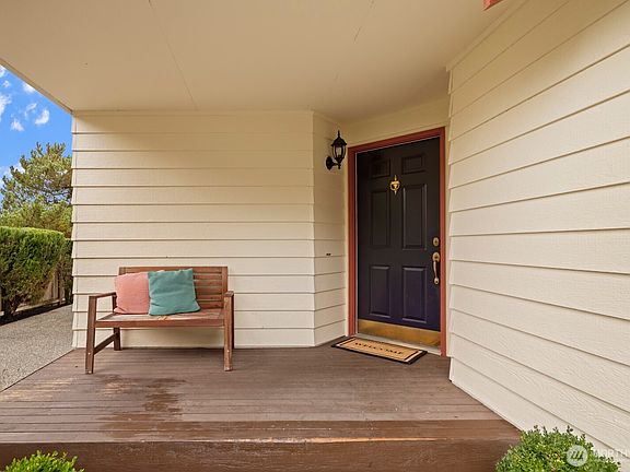 5th image of 16524 14th Drive SE