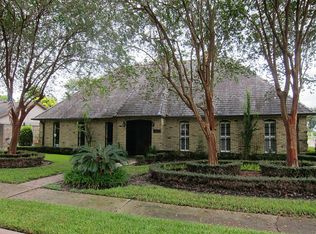 2102 N Palm Ct, Pasadena, TX 77502