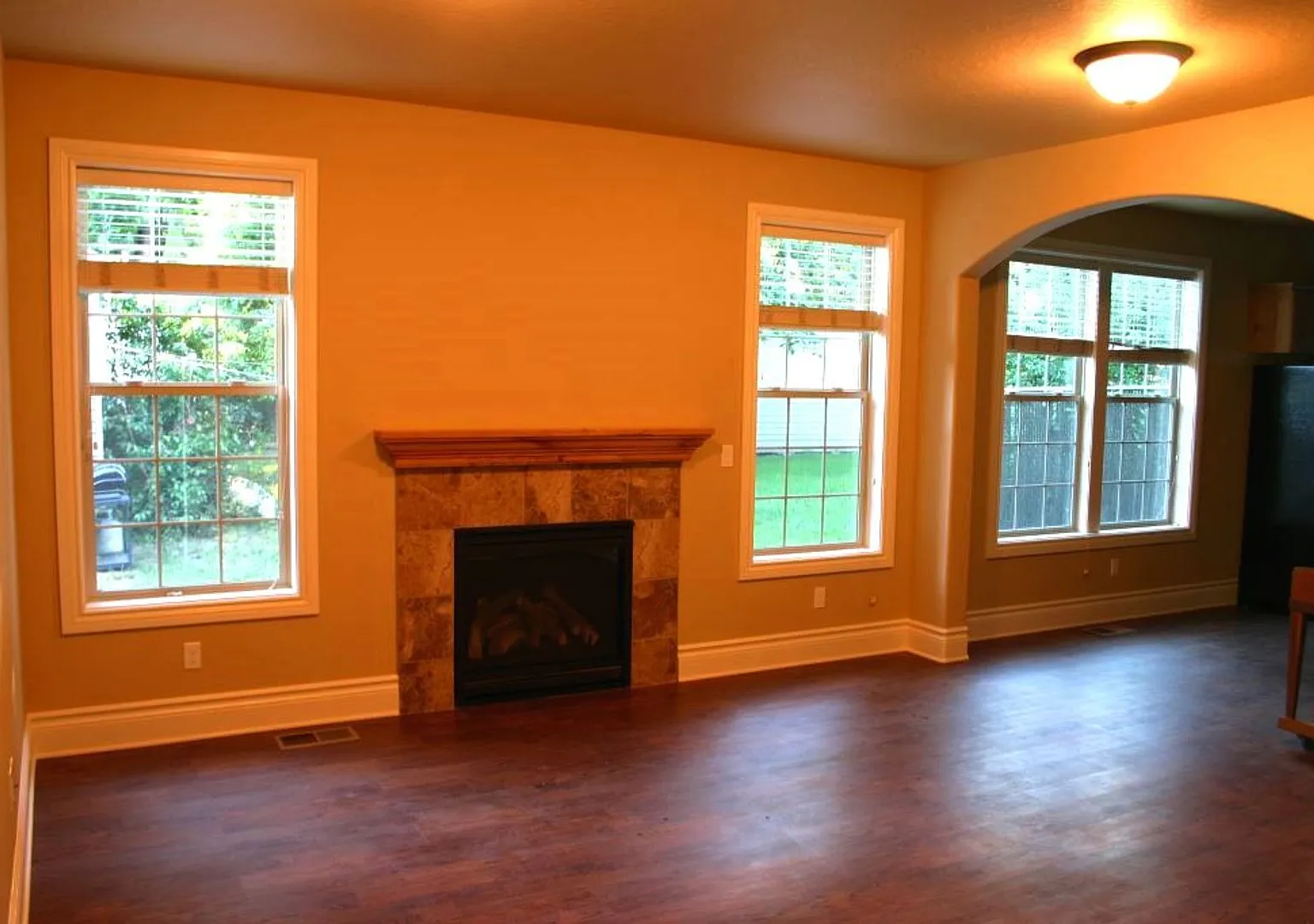 6 bed 6 bath by Fred Meyer/Coffee Culture — Photo 1