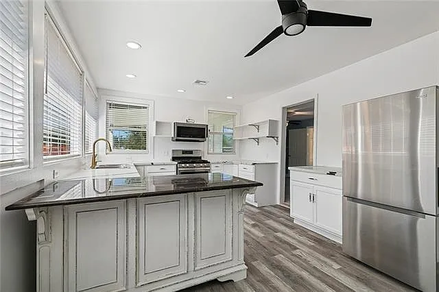 3 bed, 2.5 bath, 1585 sqft, $1,700 — Photo 4