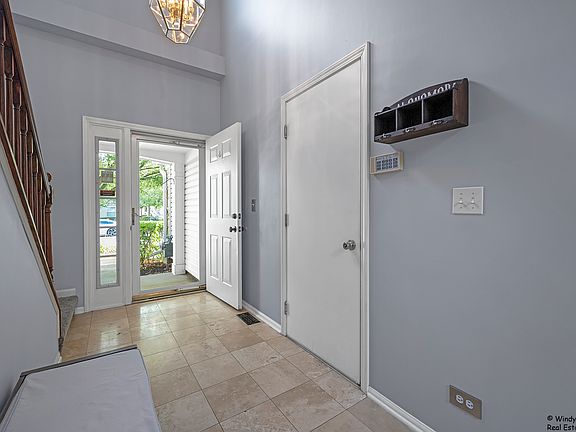 5th image of 2933 Clematis Dr