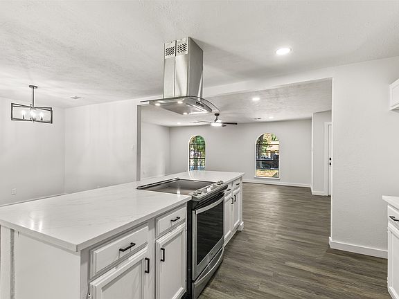 5th image of 7616 Woodfield Rd