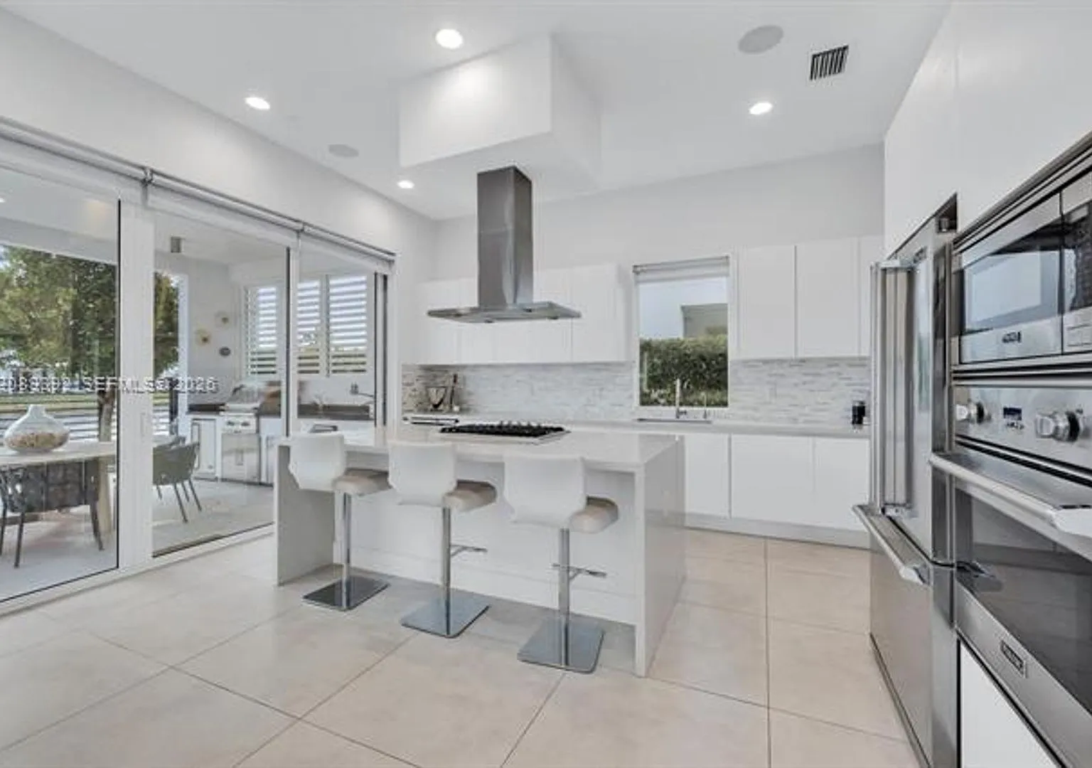 10250 NW 75th Ter # 10250, Doral, FL 33178 — Photo 1