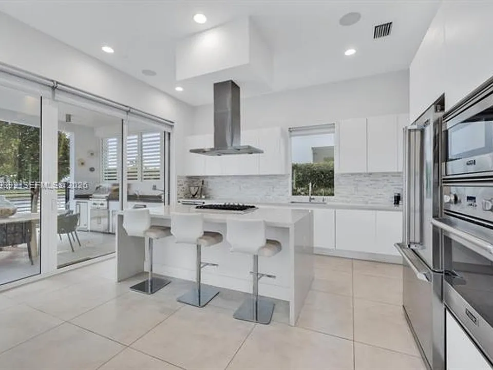 10250 NW 75th Ter #10250