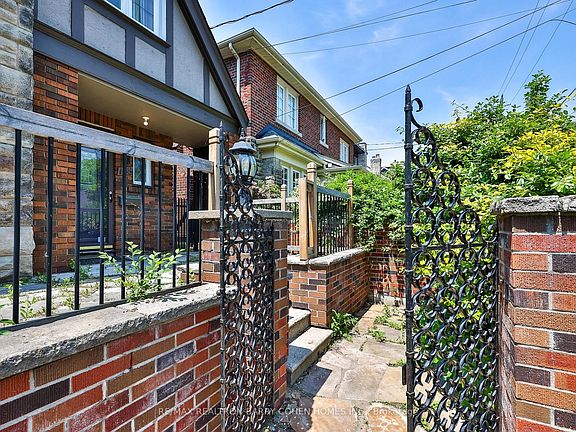 2nd image of 138 Fallingbrook Rd