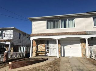 15411 17th Ave, Whitestone, NY 11357
