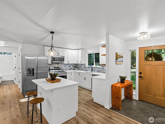 5th image of 18727 Woodburn Court SE