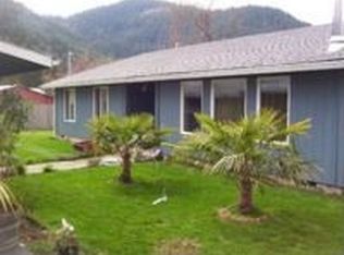 272 Whispering Pines Ln, Grants Pass, OR 97527