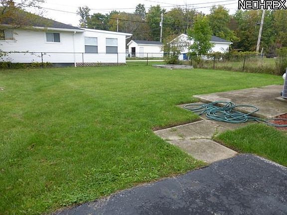 3rd image of 17707 Federal Dr