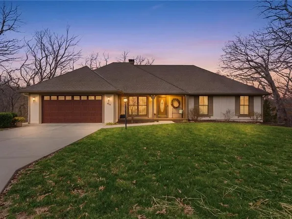 812 High Dr, Excelsior Springs, MO 64024