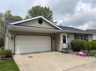 703 Day Spring Ct, Middlebury, IN 46540