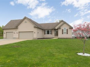 7429 Lake Knoll Dr, Lisbon, OH 44432