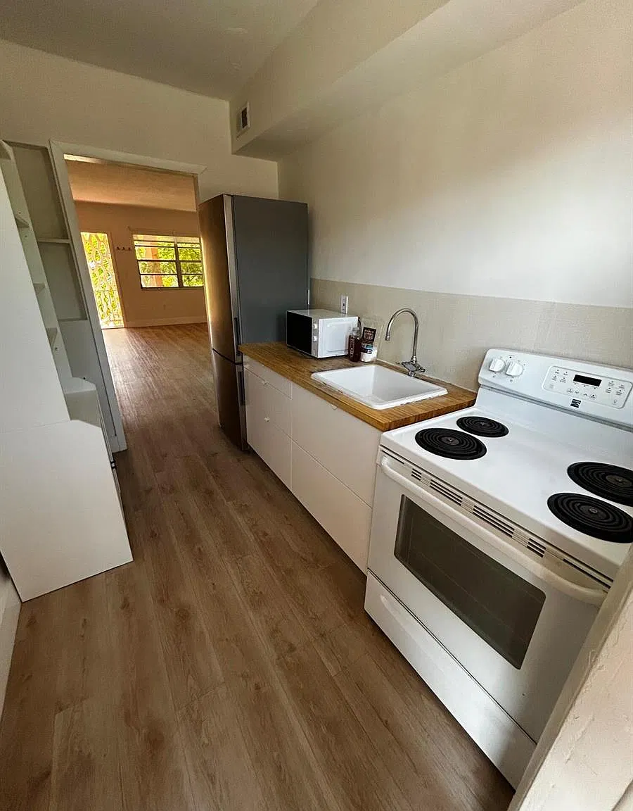 2 bed, 1.0 bath, $2,050 — Photo 4