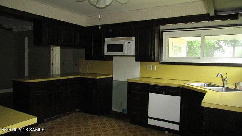5th image of 52 St Clair Street