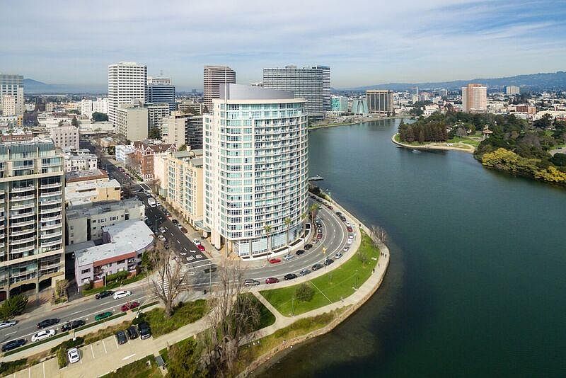 The Essex on Lake Merritt