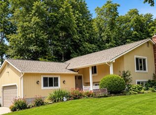 9000 Bluejay Ln, Mentor, OH 44060