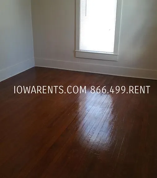 702 N 6th St — Photo 13