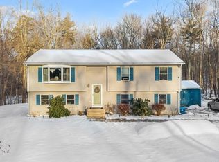 34 Lyman Barnes Rd, Brimfield, MA 01010