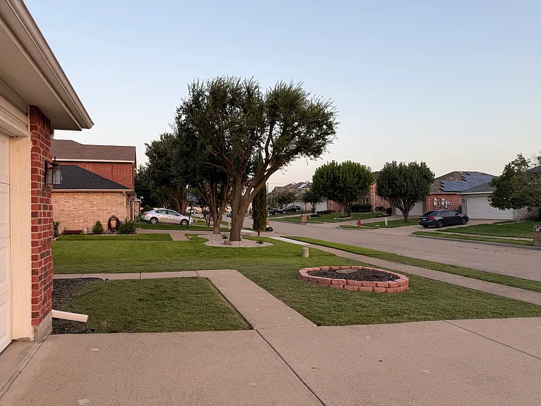 2031 Crosbyton Ln — Photo 2