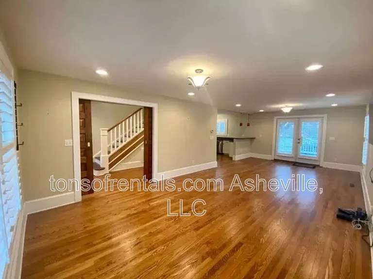 240 S Beaumont St — Photo 5