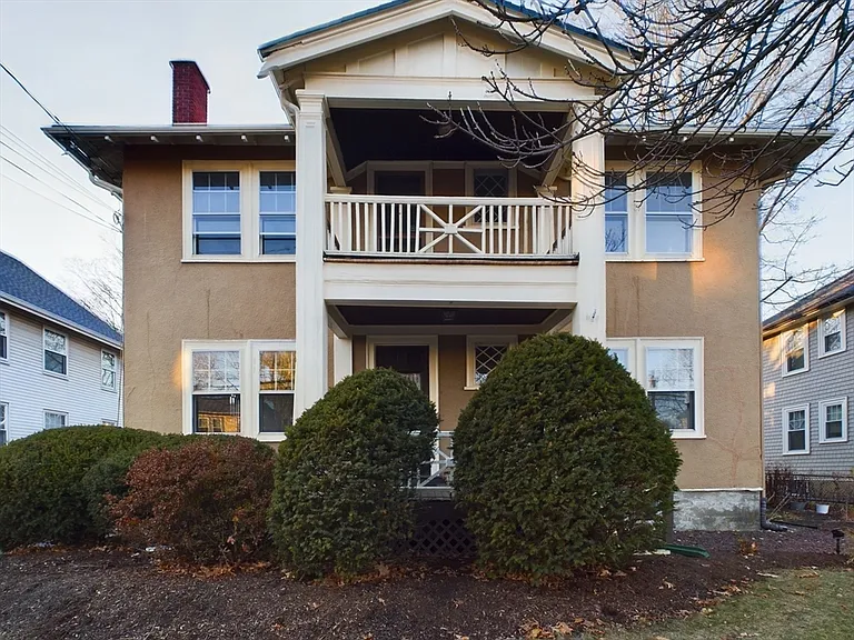25 Rowe St #1 — Photo 16