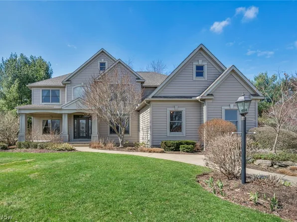 408 Regalstone Ln, Akron, OH 44321