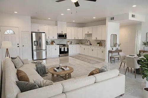 Solana Apartments Photo 1