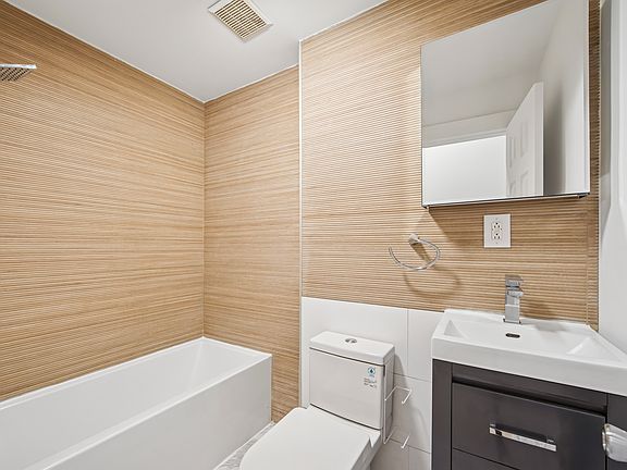 5th image of 804 Macon St APT 2A