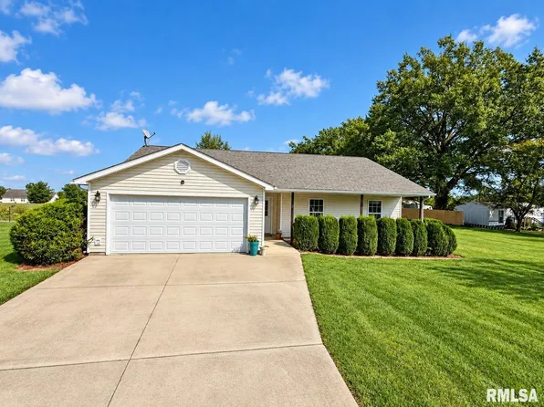 710 Creekside Ln, De Soto, IL 62924