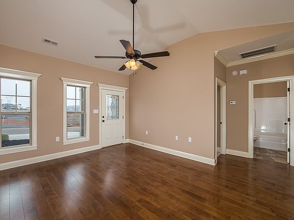 4th image of 123 Bell Chase Way NE