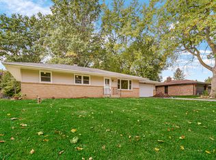 2909 Kentwood Pkwy, Rockford, IL