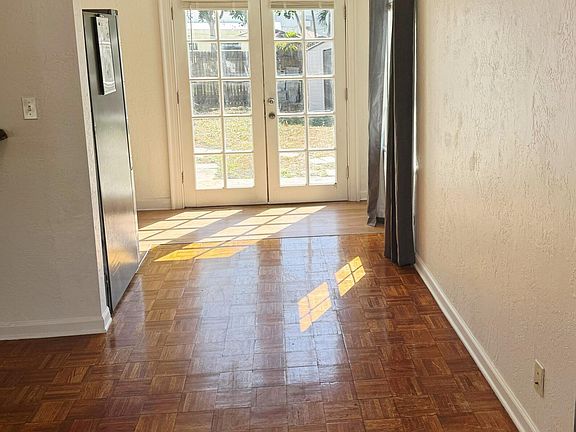 4th image of 810 Franklin Road